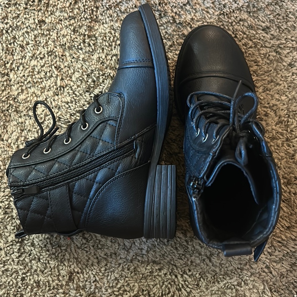 Brand new global win black combat boots. Size 6.5